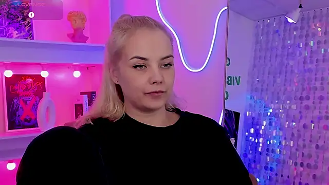 StephanieSweety live cam on StripChat