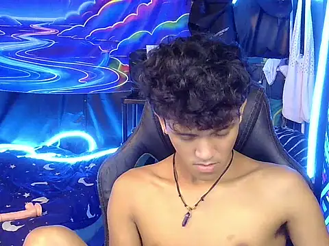 hugekenbigcock live cam on StripChat