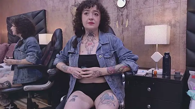 DaphneVelvett webcam