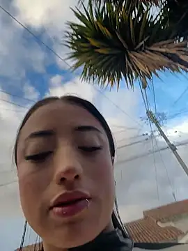 Ady_18 live cam on StripChat