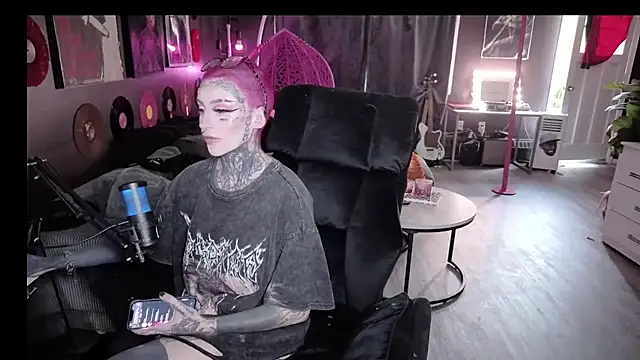 bambitatted webcam