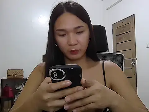 XxSensationSelena18 webcam