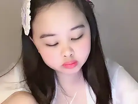 Nhungnhung88 webcam