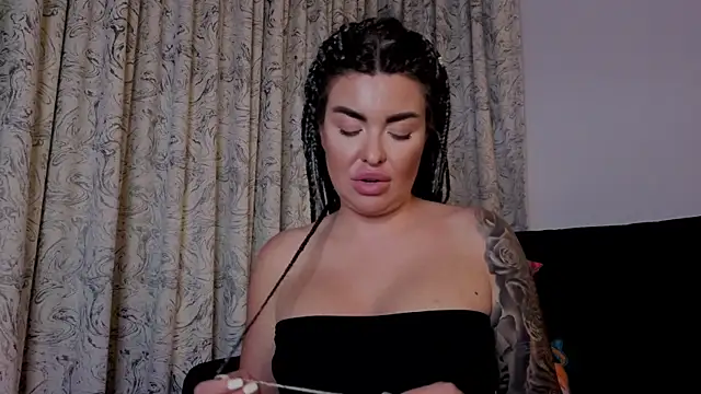 SiennaLove888 webcam