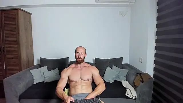 zkkblitz (Ask my age) - Cum at goal !!!