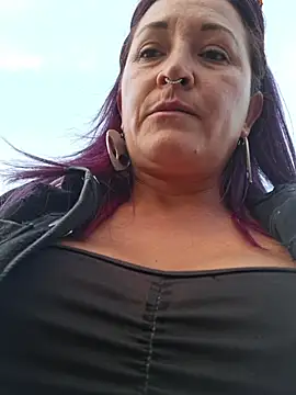 sophie_banger (G milf) - My friend strokes & suck  my nipps