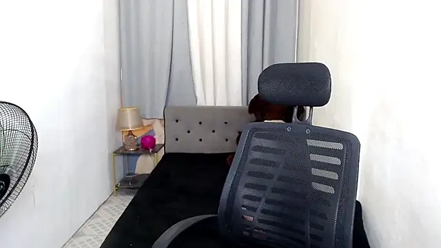 goddess_athenaaa (T young) - stroke cock and flash asshole