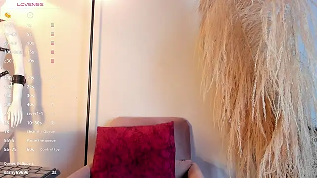 naiah_cruzz - Naiah_cruzz's free webcam - UK Sex Cams