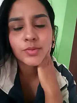 Rosaura212 live cam on StripChat