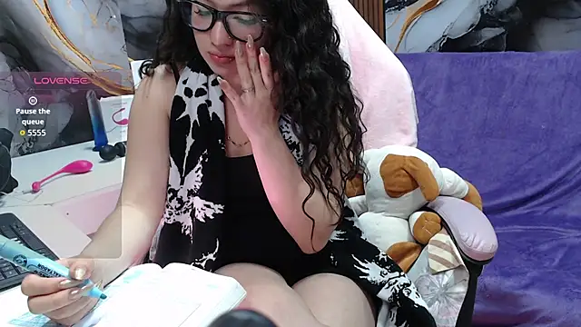 lilimini032 live cam on StripChat