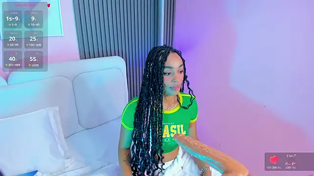 Clawdeen__wolf webcam