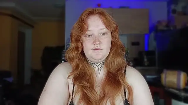 CURVYSAKURA webcam