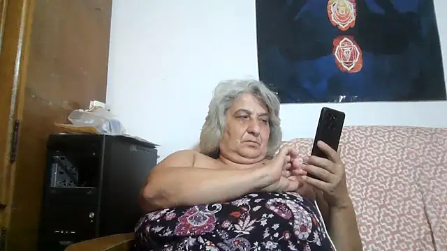 ExquisiteMature webcam