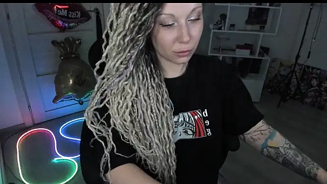 HoneySallyMoore live cam on StripChat