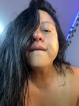 whitegirl0122 webcam