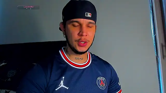 austinoficial live cam on StripChat