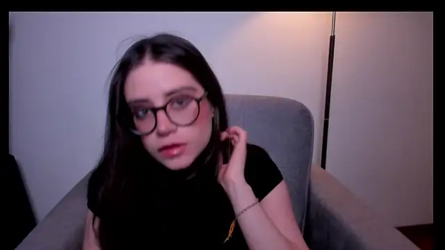 HazelKush webcam