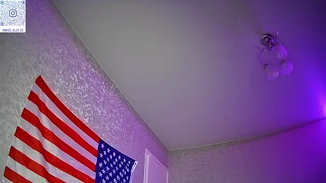 Sasyhk0 live cam on StripChat