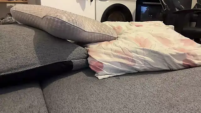 Nanaisbackk's cam show statistics and live stream