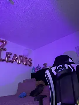 KatianPierce webcam