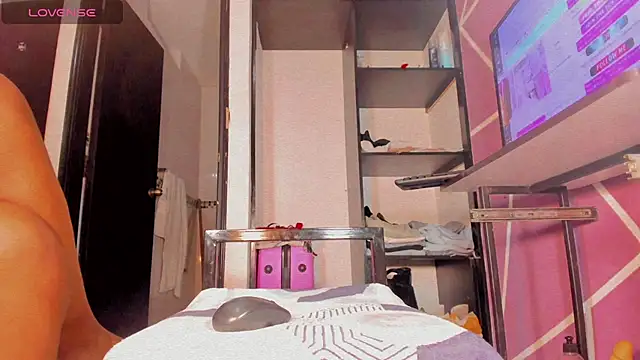 Sara_hot12112 webcam