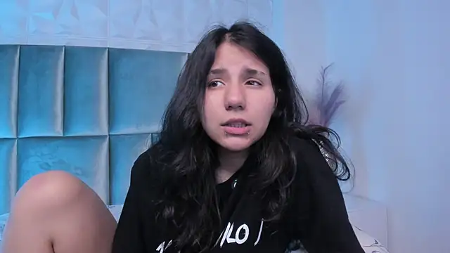 HollyPeach live cam on StripChat
