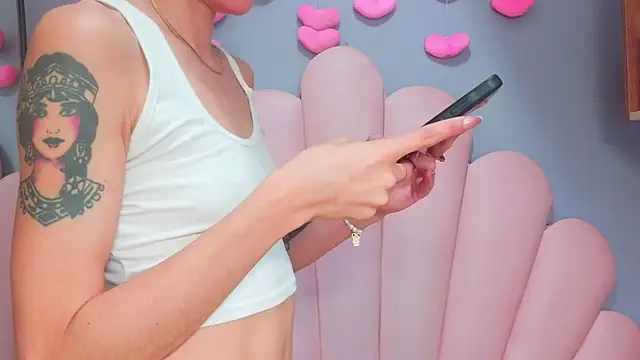 luci_miller webcam