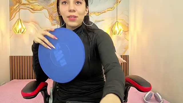 MadissonLewis1 live cam on StripChat
