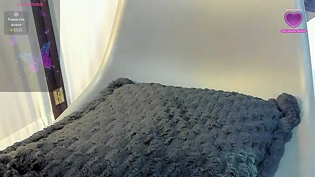 Emmaray33 webcam
