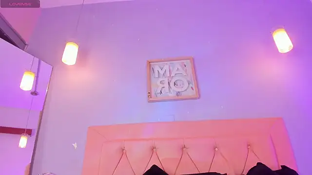 naomy_gyal_ webcam