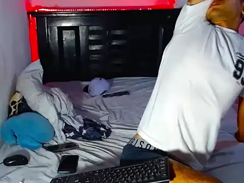 abrahaam25 live cam on StripChat