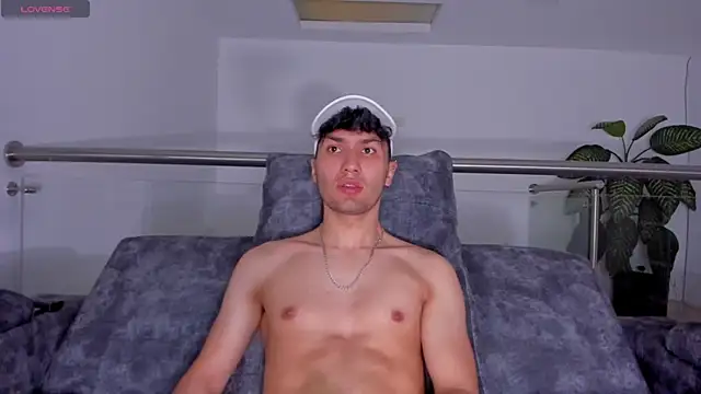 Valerio_James7 webcam