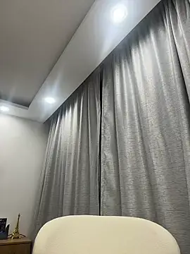 valery_mora webcam