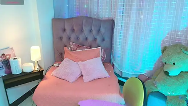 sofiasex99 live cam on StripChat