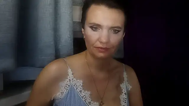 HotMamaQueen234 webcam