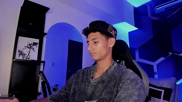 MaxiimoRomano_ webcam