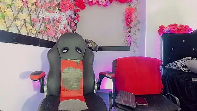 Thiara_veky_ webcam