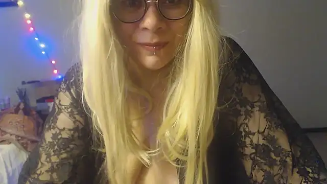 BoobliciousNat live cam on StripChat
