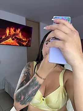 Janettcruz webcam