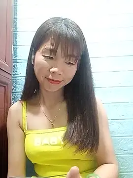 AmyLinee01 live cam on StripChat