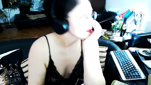 imperatriza - Imperatriza's free webcam - UK Sex Cams