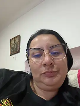 abril_luv's live room