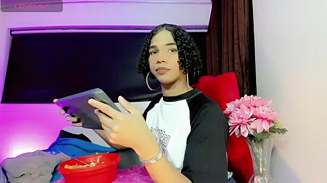 Britany_montiel live cam on StripChat