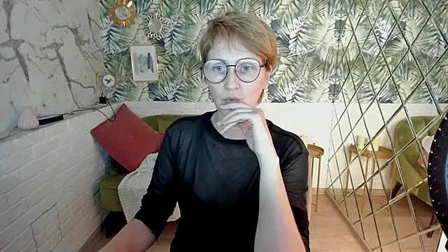 paris_cherry - Paris_Cherry's free webcam - UK Sex Cams
