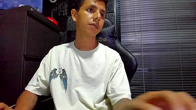 boy_bigcock24cm webcam