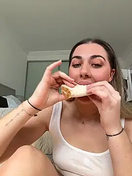 Aussielulu live cam on StripChat
