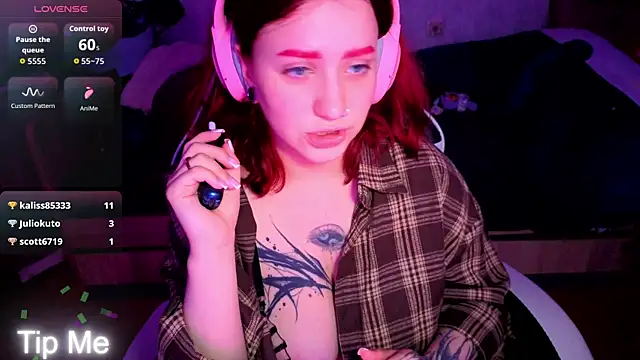 Mini_Lady1 webcam