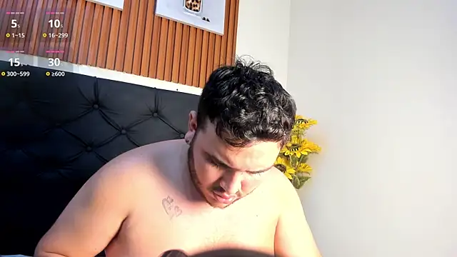 Tyler_Gaell live cam on StripChat