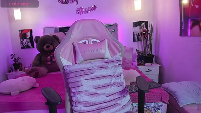Karly_moon webcam