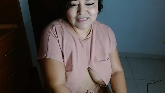 mariemiller19 live cam on StripChat